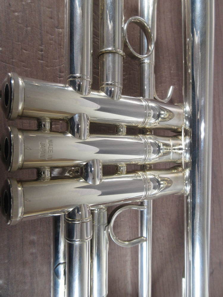 YAMAHA Trumpet Xeno YTR8335G #543879